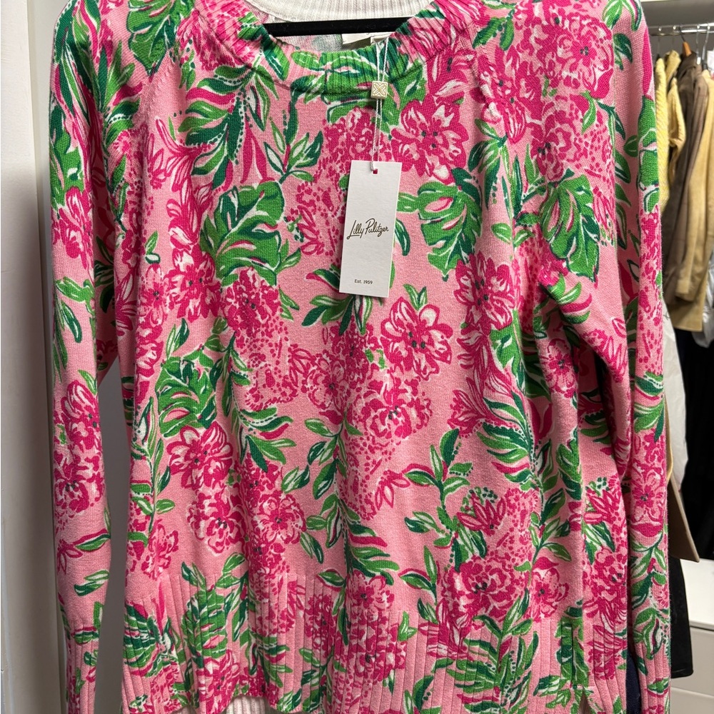 NWT! Lilly Pulitzer Pink and Green Floral Knit Lightweight Sweater. Size M